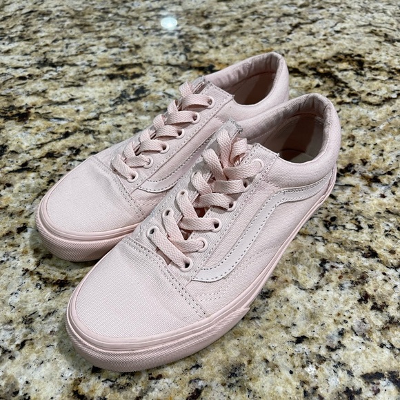 Vans Old Skool Patel Pink
Womens 7, men’s 5.5 - Picture 2 of 7